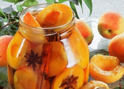 طرز تهیه کمپوت زردآلو خانگی درسته و هسته جدا