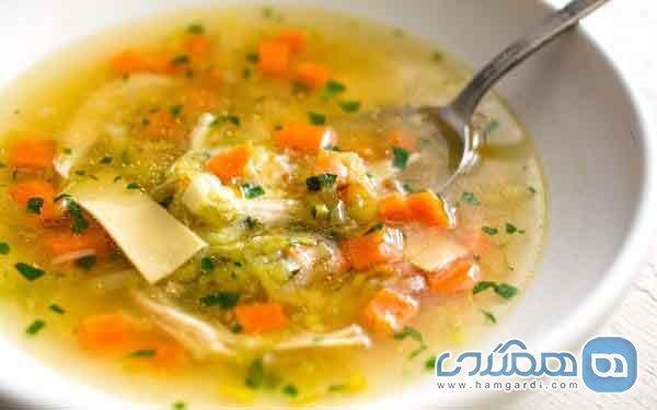 مصرف سوپ جو با سیر و پیازچه؛ راهی برای درمان سرماخوردگی عادی