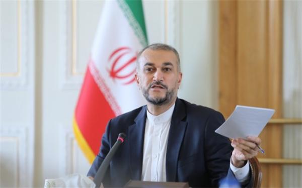 تاکید وزیر خارجه بر برگزاری کمیسیون مالی ایران و قزاقستان