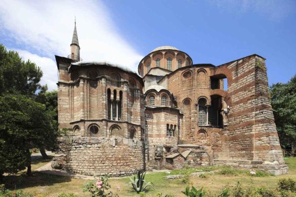کلیسای ایا ایرنه تاریخی استانبول با معماری بیزانس