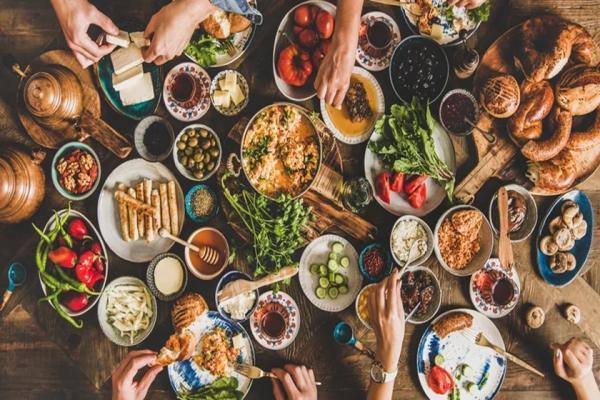 صبحانه ای بی نظیر در وان ترکیه؛ برترین صبحانه جهان! صبحانه ای بی نظیر در وان ترکیه؛ برترین صبحانه جهان!